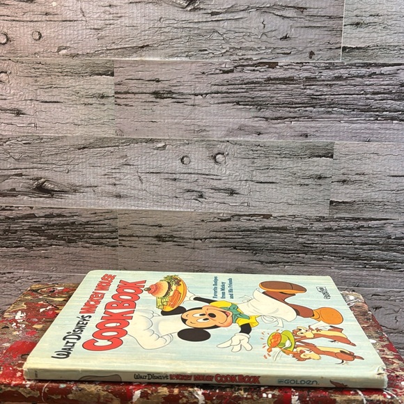 Walt Disney's Mickey Mouse 1975 Vintage Hardcover Children's Cookbook - Picture 5 of 16